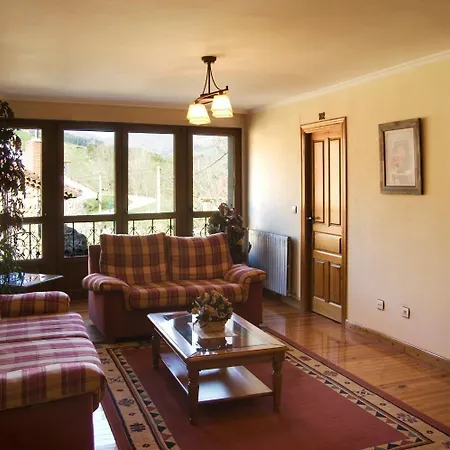 Rural Penasagra بيت ريفي 2*